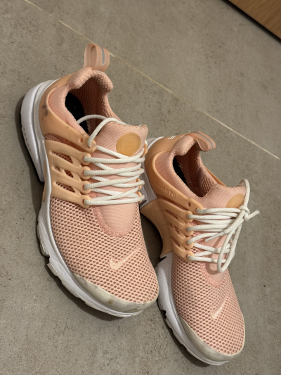 Nike tenisky růžové 38