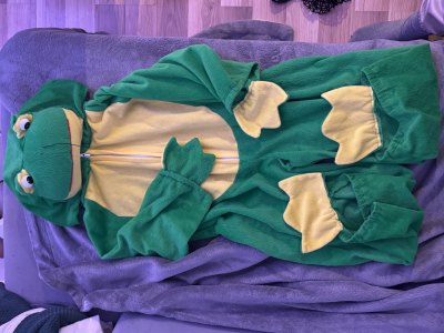 žaba overál cca 4-5 roků