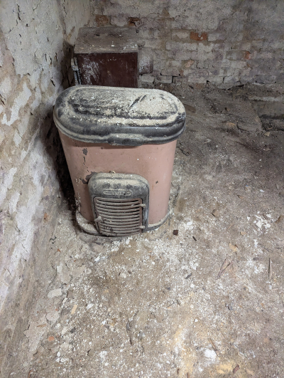 2x kamna, nálezový stav, Komárov