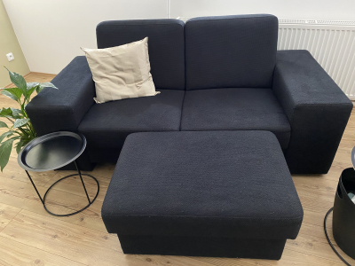 Malá sedačka 2sed + Bobík, černá, dobrý stav