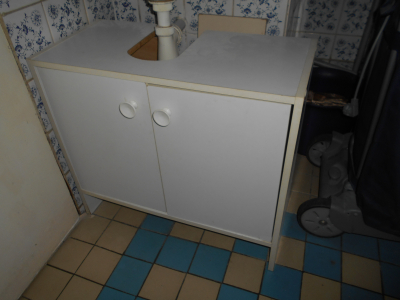 Skříňka pod umyvadlo zamluveno
