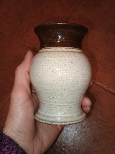 Keramická vázička asi 12 cm