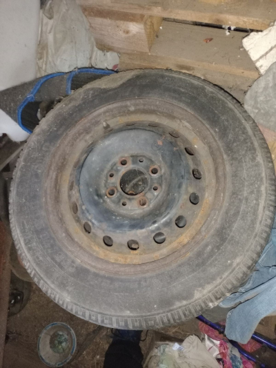 Dobrý den, věnuji dva plechovýché diski na fiat punto 1 gene