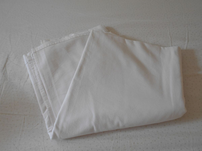 Bavlněné bílé prostěradlo 1