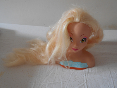 Panenka, česací hlava 1