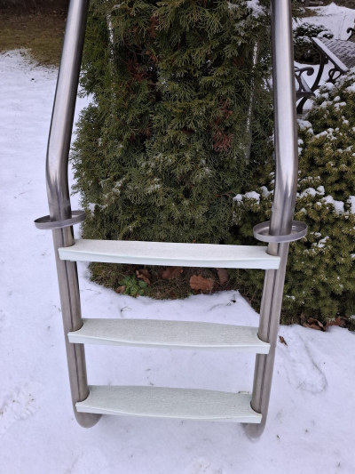 Nerezové schody do bázenu