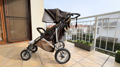 Kočárek s korbou a příslušenstvím