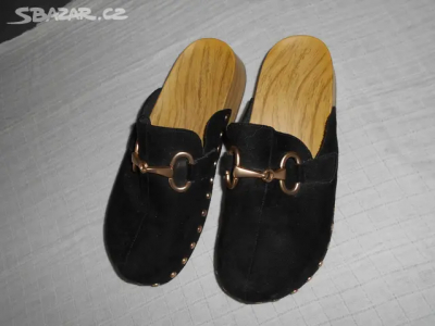 zn. Oatwalk  jednou nošené vel. 38