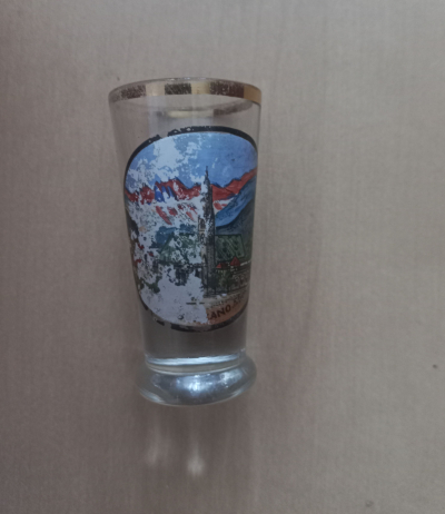 Štamprle s motivem města Bolzano