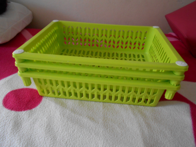 3 plastové košíky