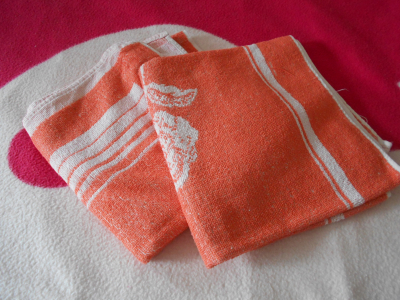 2 oranžové froté ručníky