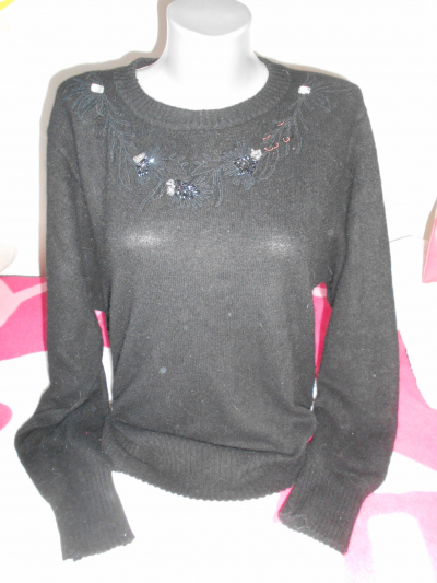 Svetřík černý s aplikací