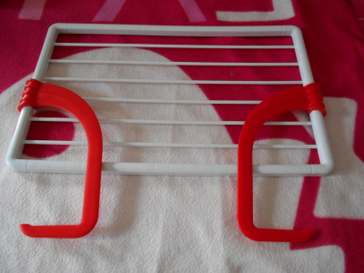 Lerhký sušák na vanu