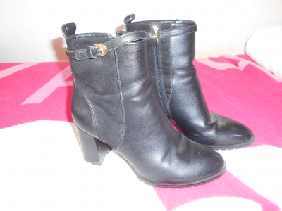 ČFerné polokozačky