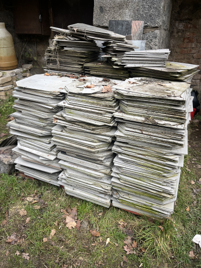 Daruji střešní krytinu