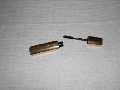 Řasenka bez náplně lze dokoupit náplň Regina vymytá