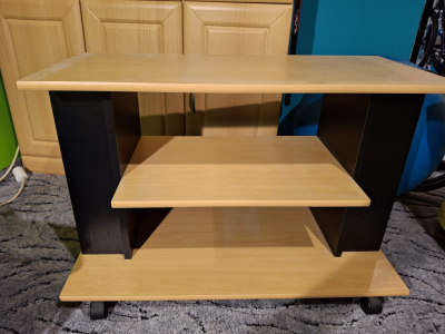 Daruji skříňku na kolečkách