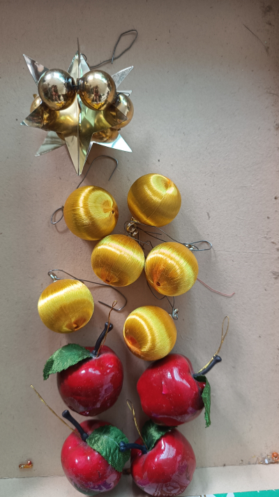 Vánoční mix, ozdoby a náhradní žárovky