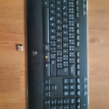 klávesnice včetně USB ovladače