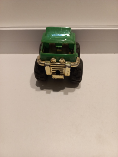 Terénní auto na setrvačník