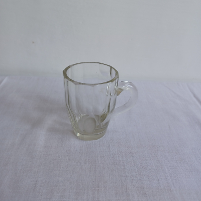 Skleněný džbánek