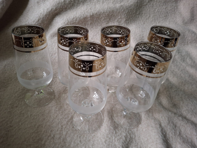 Daruji zlacené sklenice