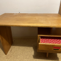 psací stůl
