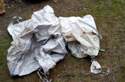 Velkoobjemové vaky s vývodem a násypkou, žoky