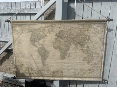 Mapa světa na látce