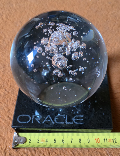 Těžítko z 90. let ORACLE