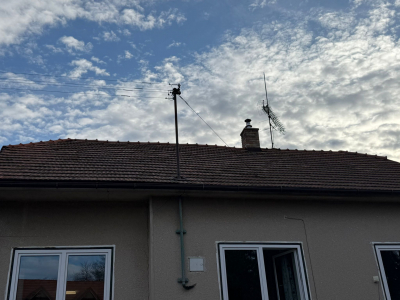 Daruji střešní tašky za odvoz.