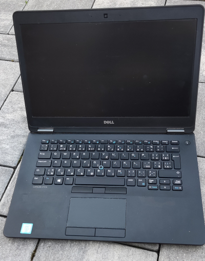 Laptop na rozebrání
