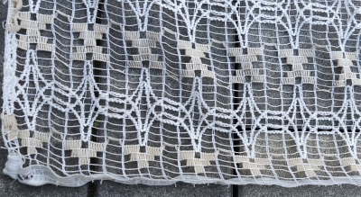 Dvě pěkné a velké záclony