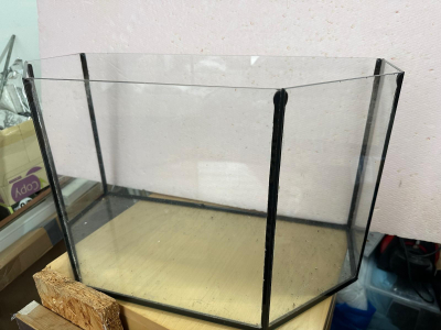 Akvarium - mnohosten - 48 litru - pouzite, tesne