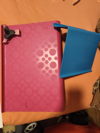 Podstavce na notebook a tablet