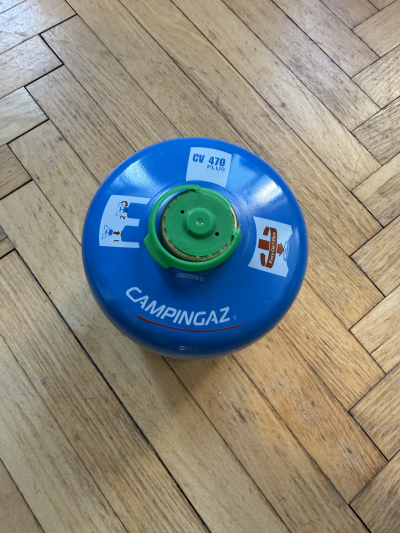 Kempingová propan-butanová kartuše