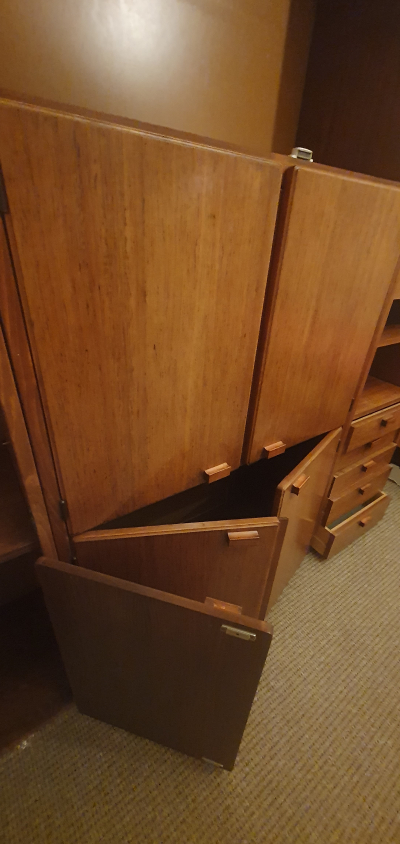 Nábytek, obývací stěna