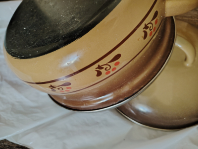 Kastrolek smaltovany