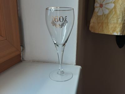 Sklenička k šedesátinám