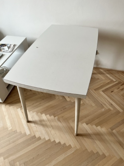 Stůl, dřevěné nohy, lamino deska