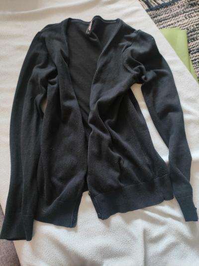 Černý svetr, vel M