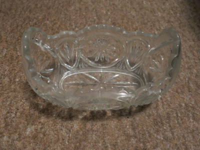 skleněná mísa na ovoce