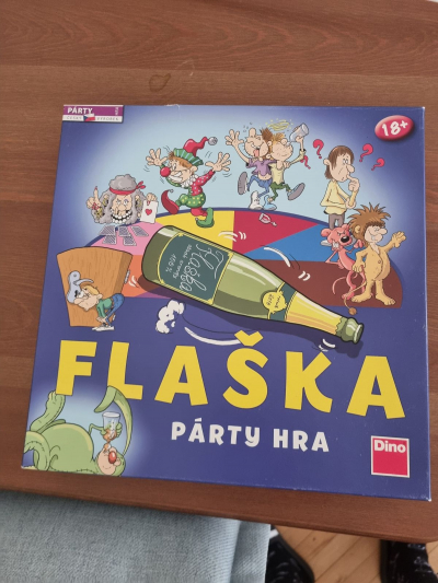 Desková party hra Flaška