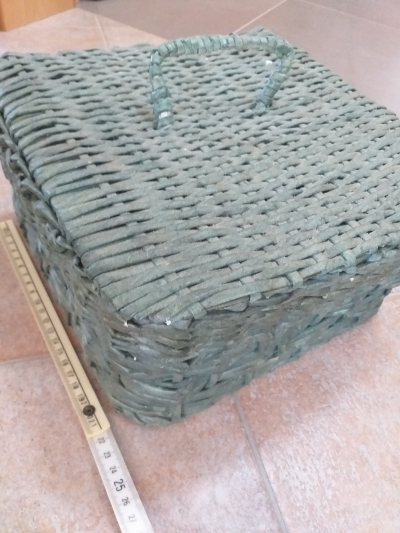 Proutěný box s víkem cca 25 x 25 x 14cm