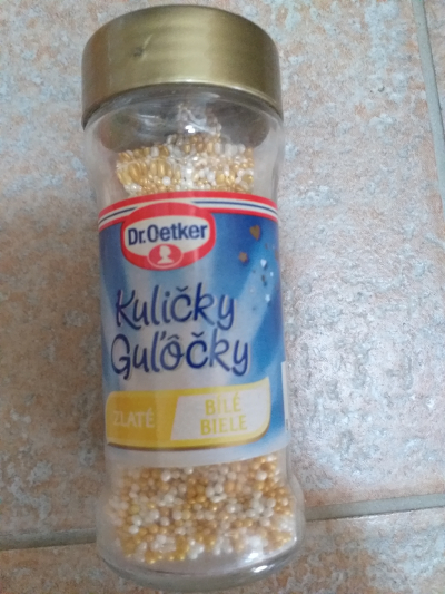 Zlaté a bílé dekor. kuličky Dr. Oetker- po min. trvanlivosti