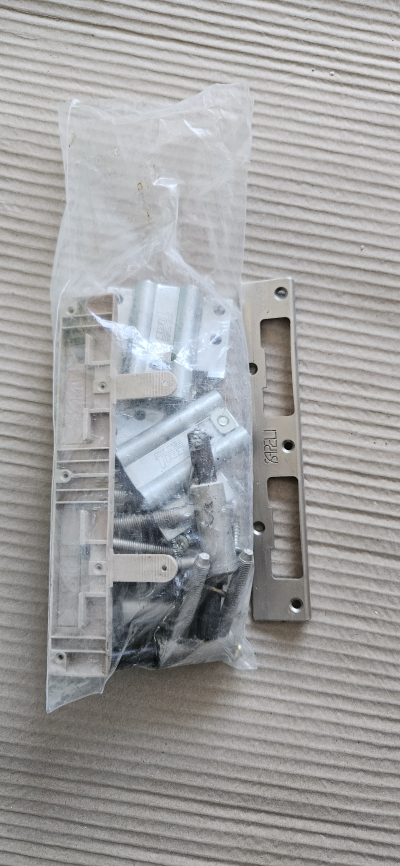 prislusenstvi ke dverim