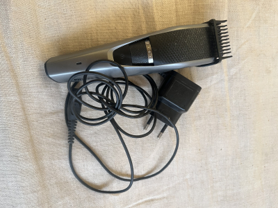 Holící strojek Philips