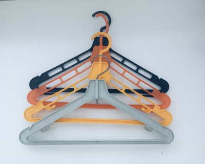 Dětská plastová ramínka 4ks