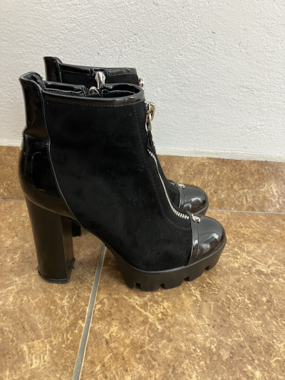 Botičky na vysokém podpatku na zip vel, 38