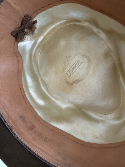 Tonak klobouk hnědý